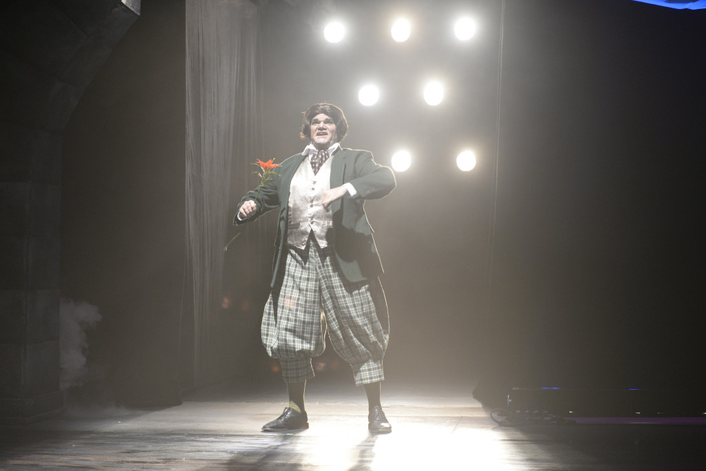 Brian Coughlin as Oscar Wilde - photo by Bret Brookshire